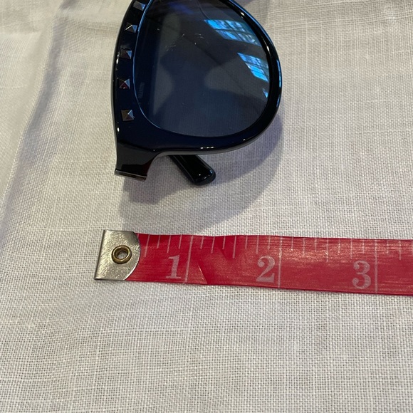 VALENTINO ROCKSTUD SUNGLASSES - Picture 6 of 8